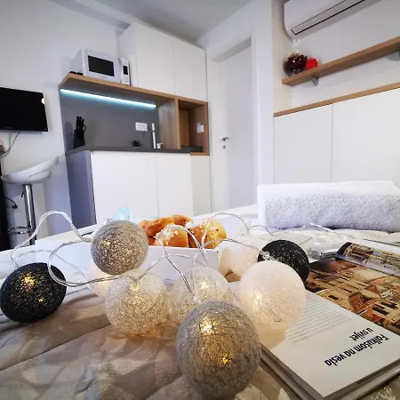 Modern In The Center Apartment