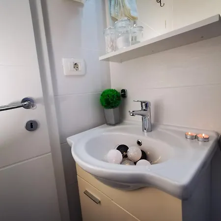 Modern In The Center Apartment *
